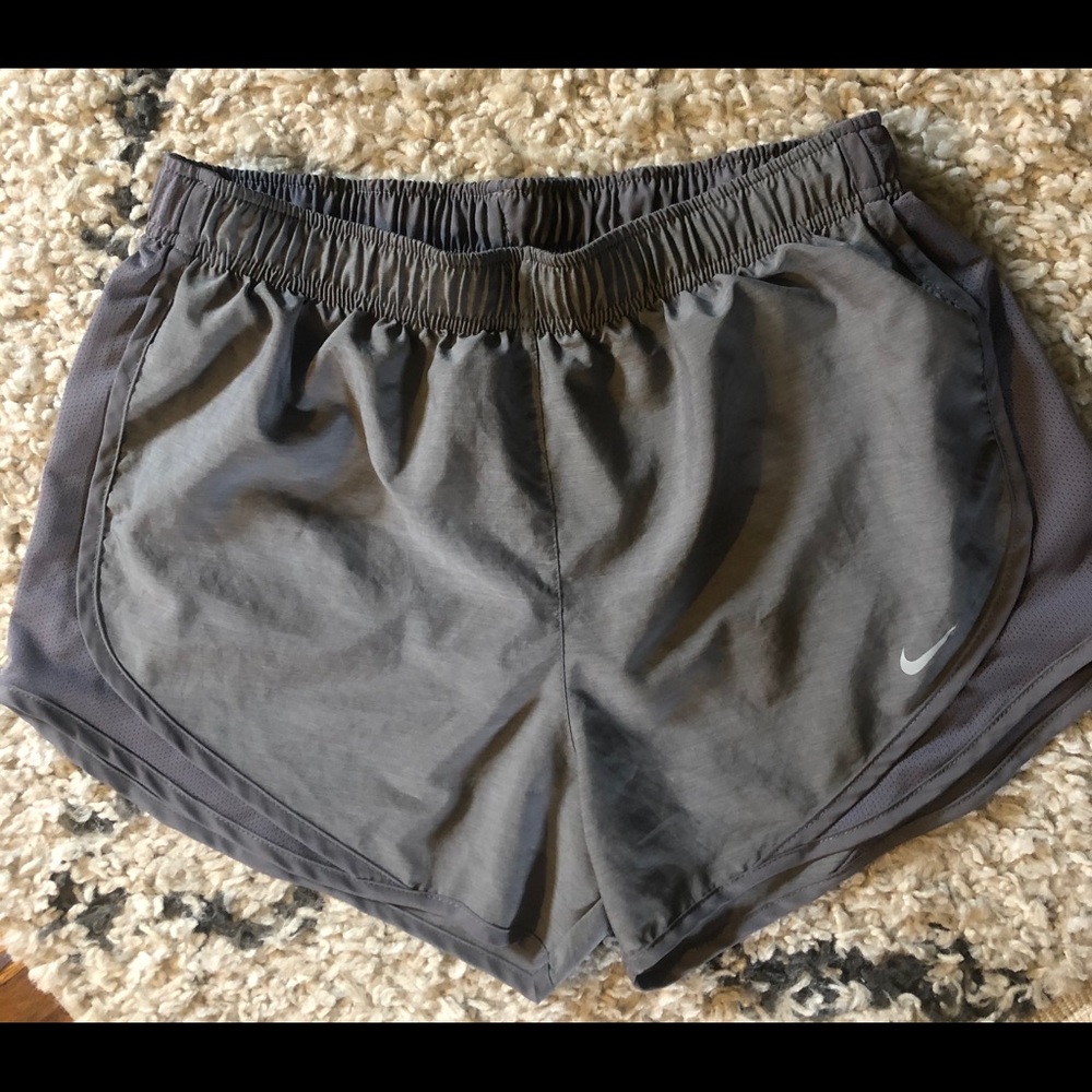 Nike Women’s Dri-Fit tempo running shorts size M